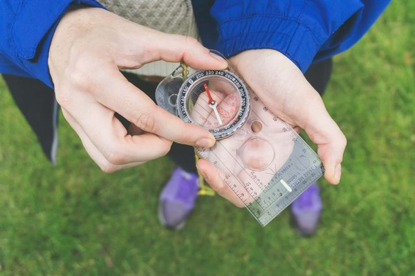 Comment organiser une visite des parcs nationaux dans les Rocheuses canadiennes : conseils et itinéraires ?